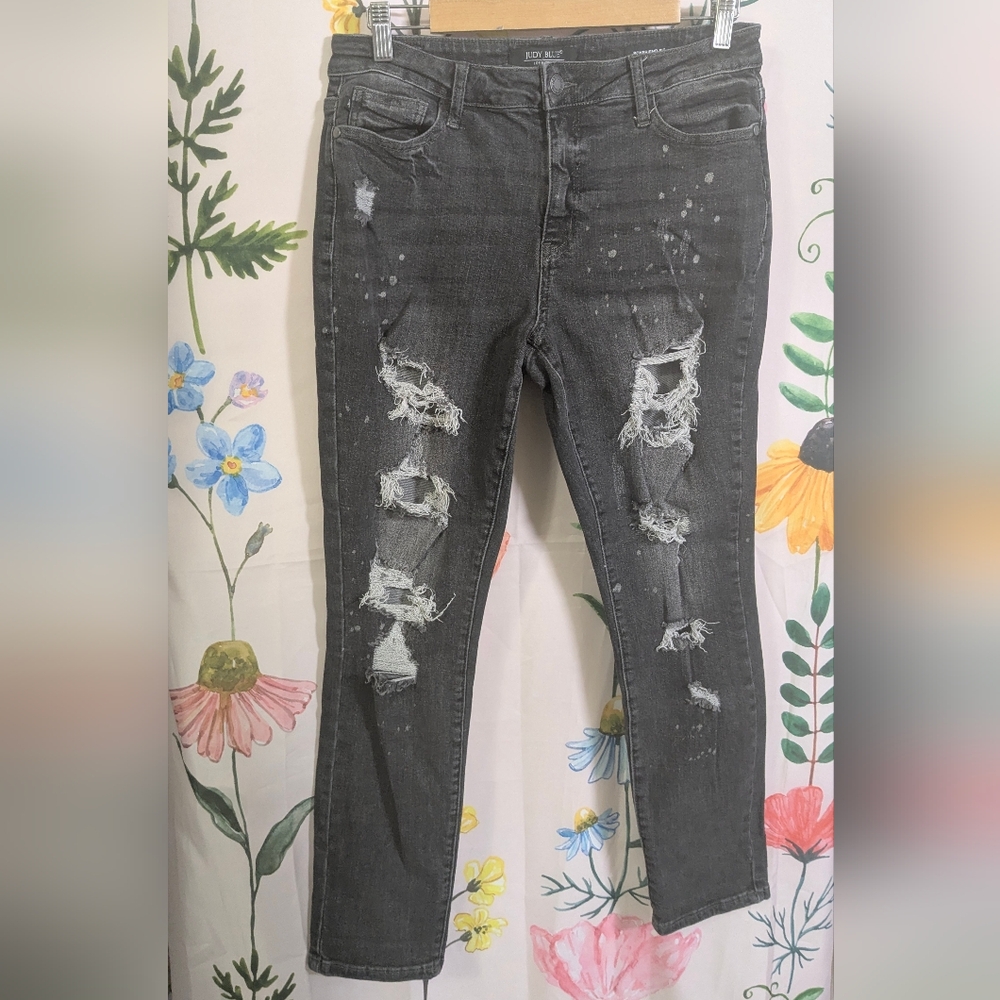 NWOT Judy Blue Boyfriend Fit Charcoal Distressed Skinny Jeans